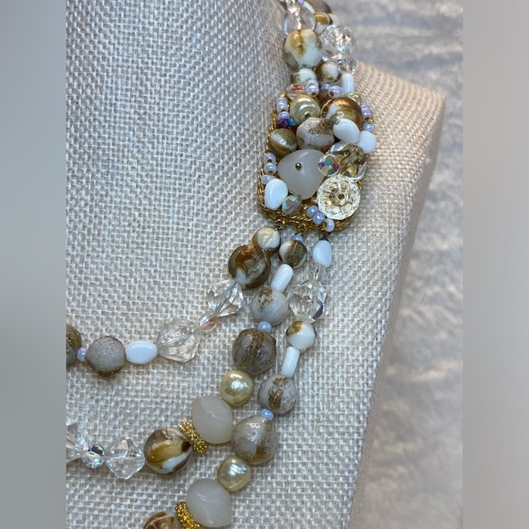 Vintage Multimedia 3 Strand Necklace and Earrings Set Glass Lucite Faux Pearl 16 - Picture 4 of 17